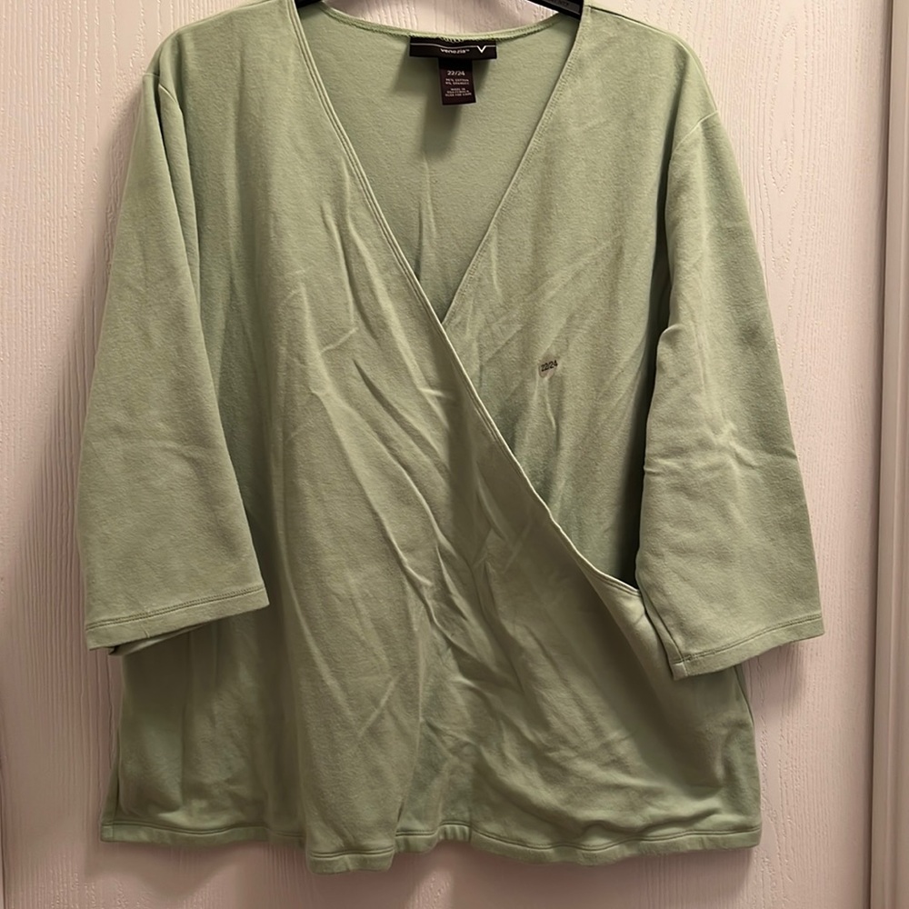 New Venezia Green 3/4 sleeve blouse size 22/24